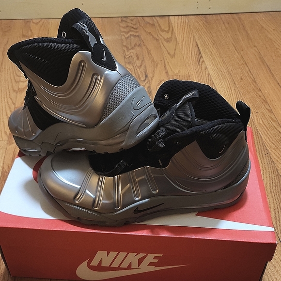 NIKE SHOES